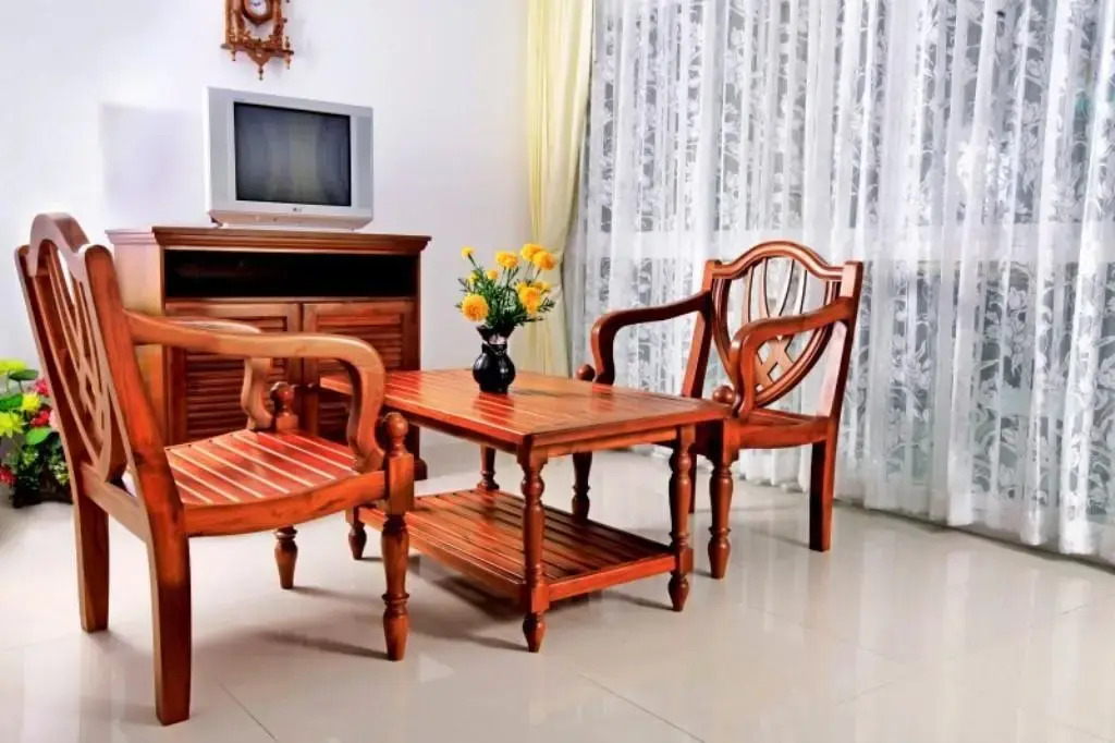 Phrom Charoen Hotel
