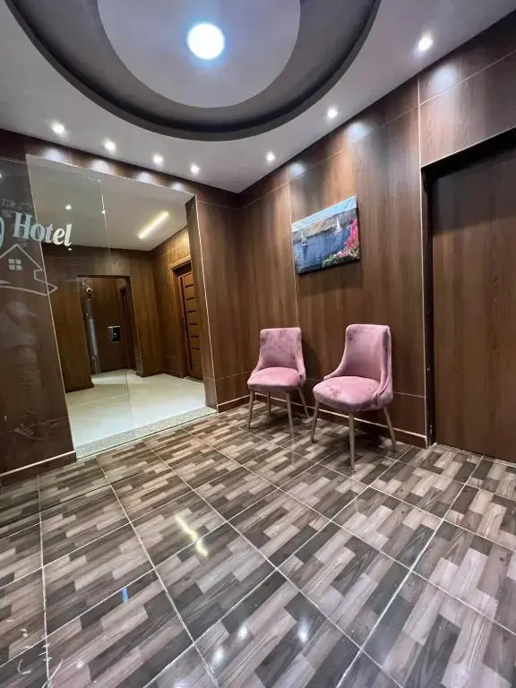 City Hotel