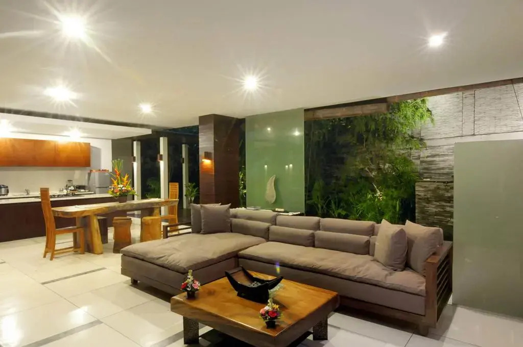 Payapaya Seminyak luxury vila 4 BR near beach potato head