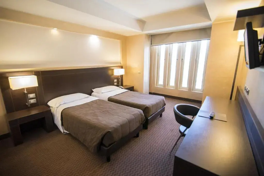 E Hotel