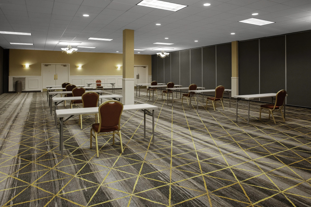 Holiday Inn & Suites Boston Peabody by IHG