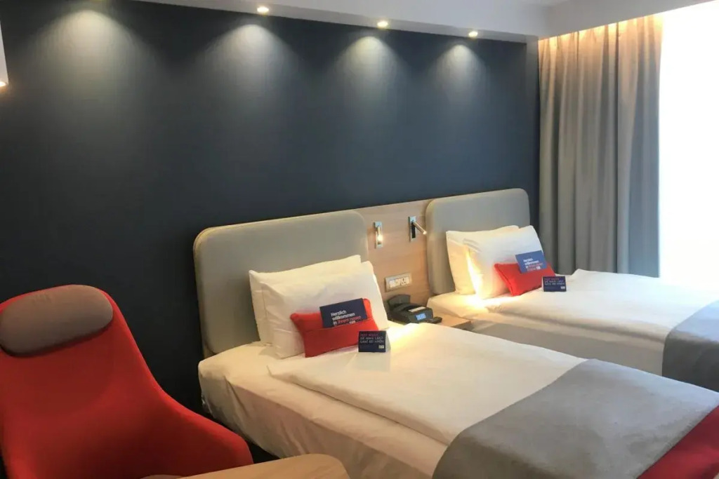 Holiday Inn Express Zürich Airport by IHG