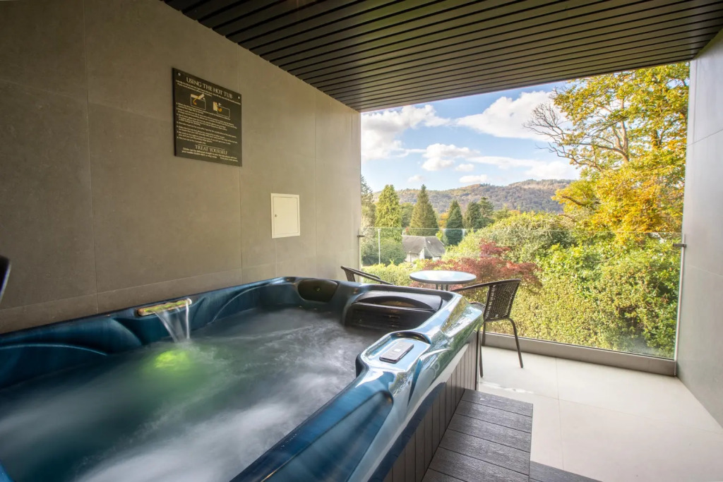 Lakes Hotel & Spa