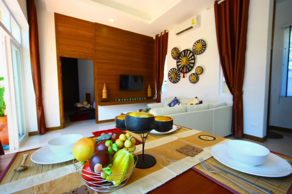 Rawai Private Villas - Pools and Garden