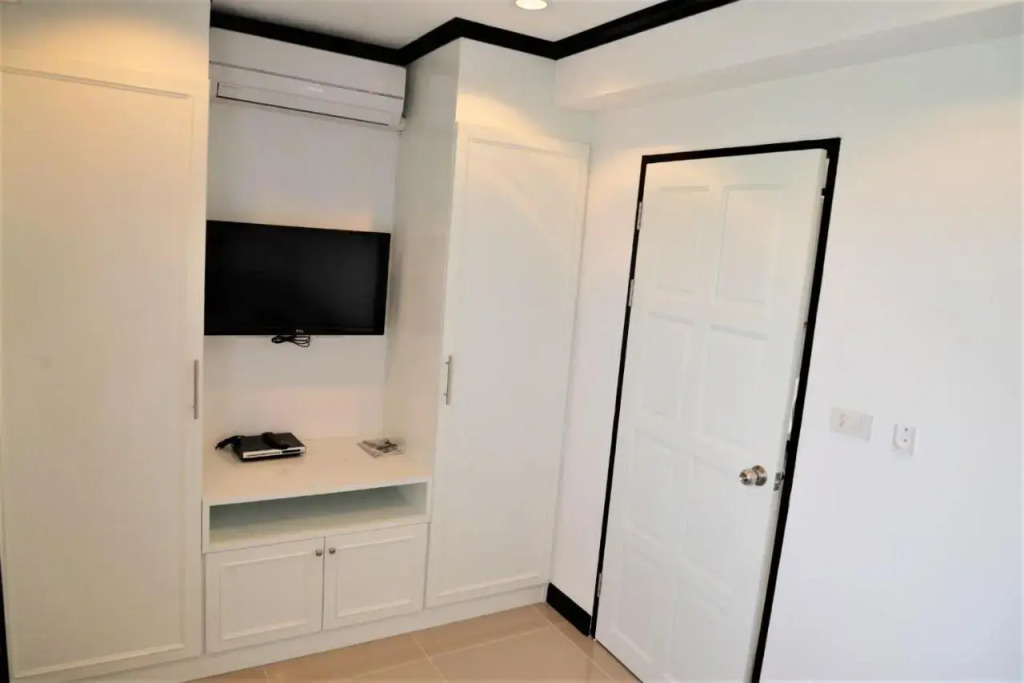 2 Bedroom Corner Apartment Jomtien Beach Condominium Pattaya
