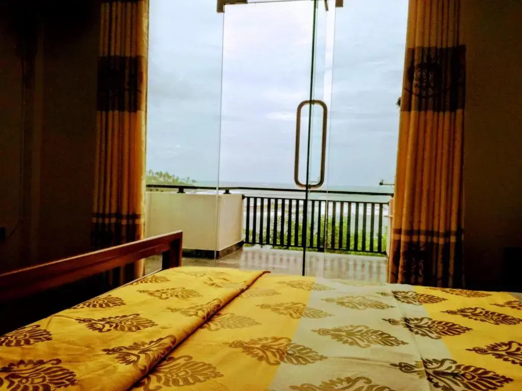 Queens Beach Hotel
