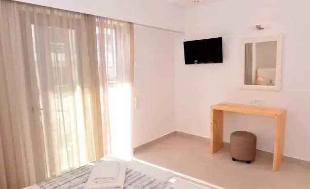 Island Dreams Rooms & Suites