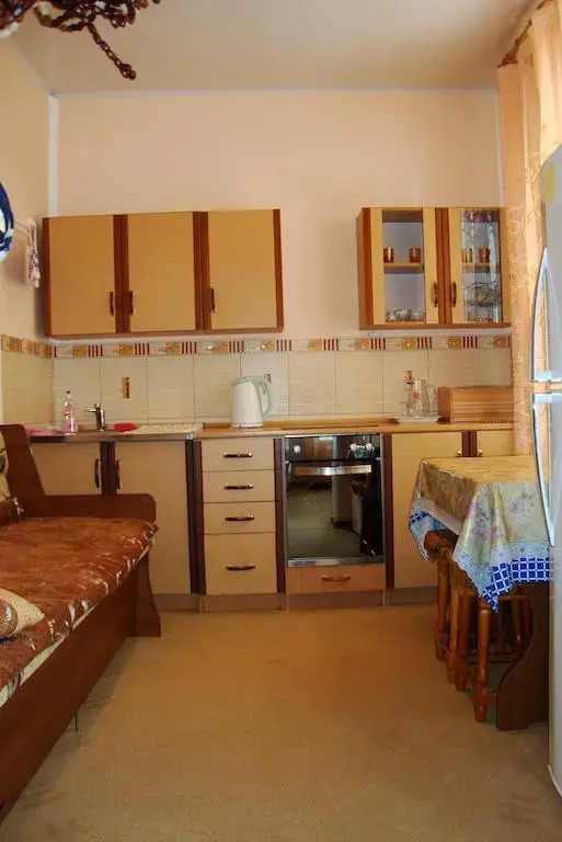 Esfane Guest House