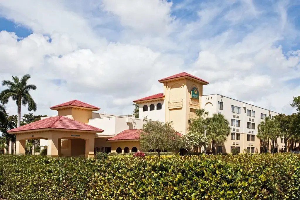 Book La Quinta Inn & Suites Ft. Lauderdale Cypress Creek in Pompano