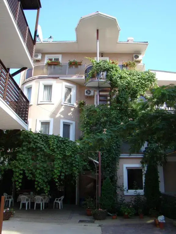 Elling Oazis Guest House