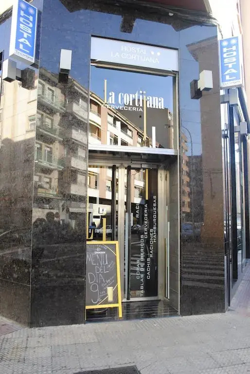 Imagen de Hostal La Cortijana (2 de 24)