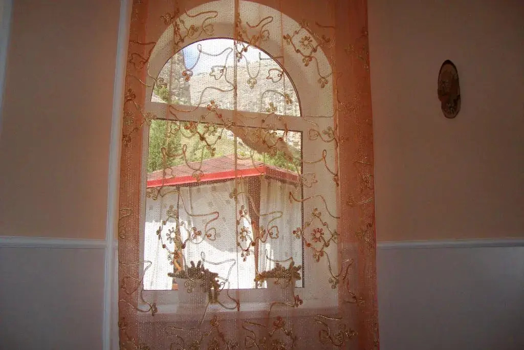 Esfane Guest House