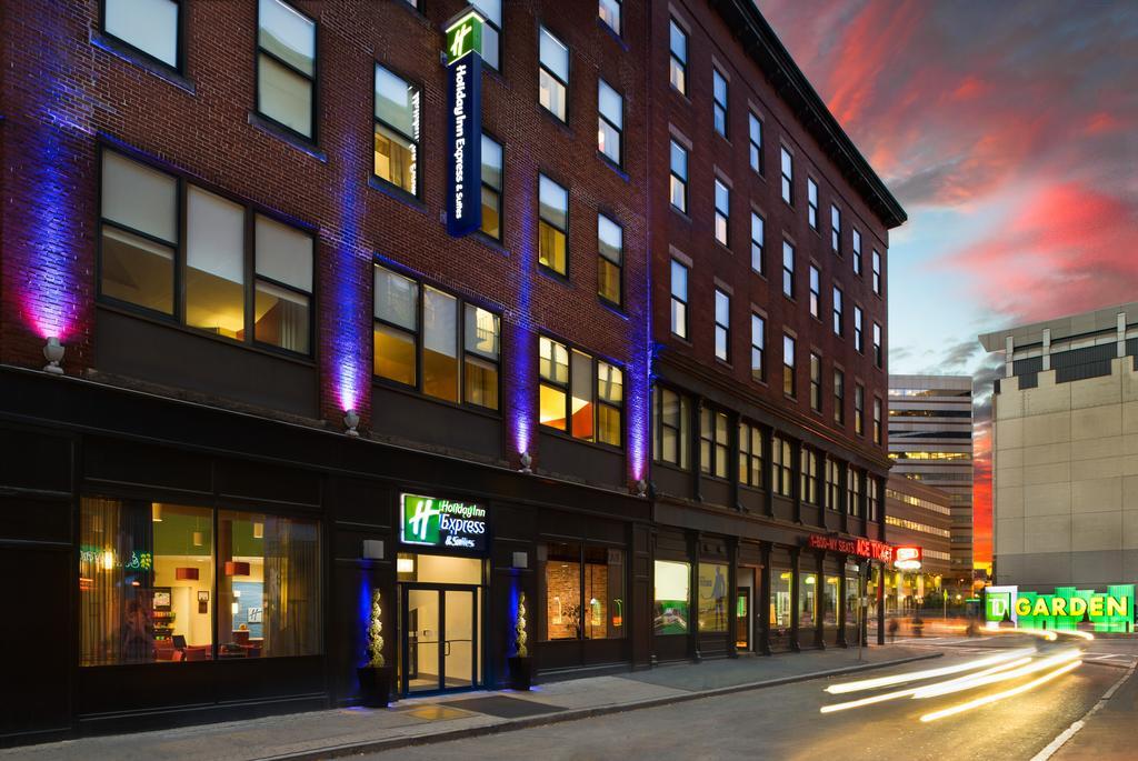 Holiday Inn Express Hotel & Suites Boston Garden