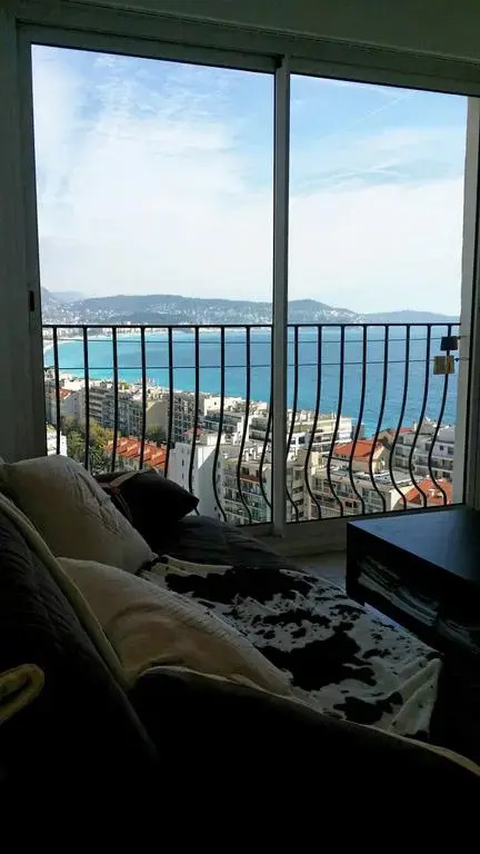 Apartment Avenue de Carras
