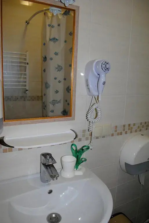 Uyut Guest House