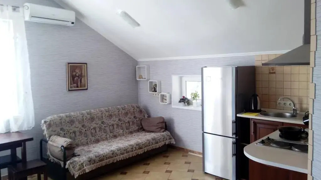 Uyut Guest House