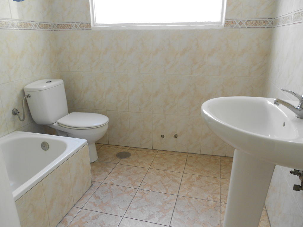 Hostal Mova