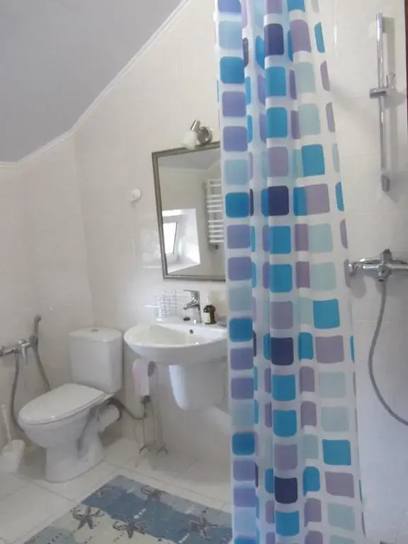 Uyut Guest House