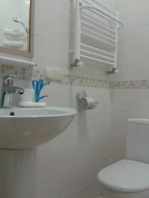 Uyut Guest House