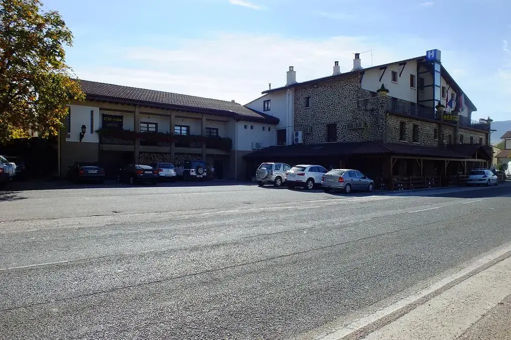 Imagen de HOSTAL IZAR-ONDO (2 de 10)