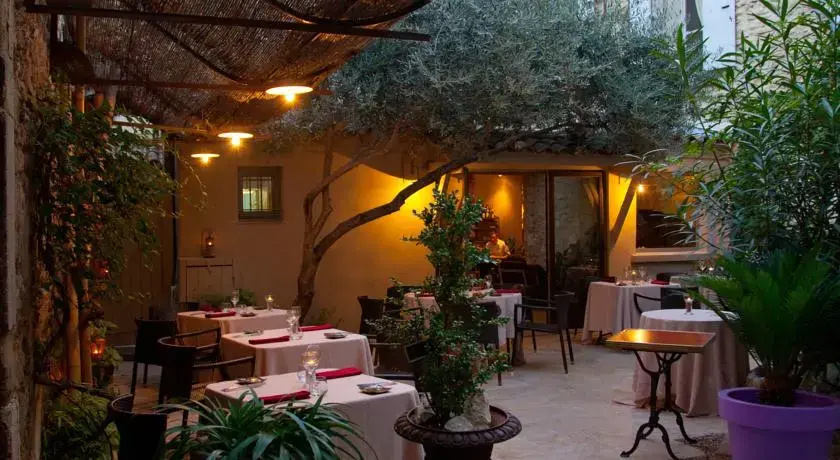 Restaurant La Prevote Isle Sur La Sorgue