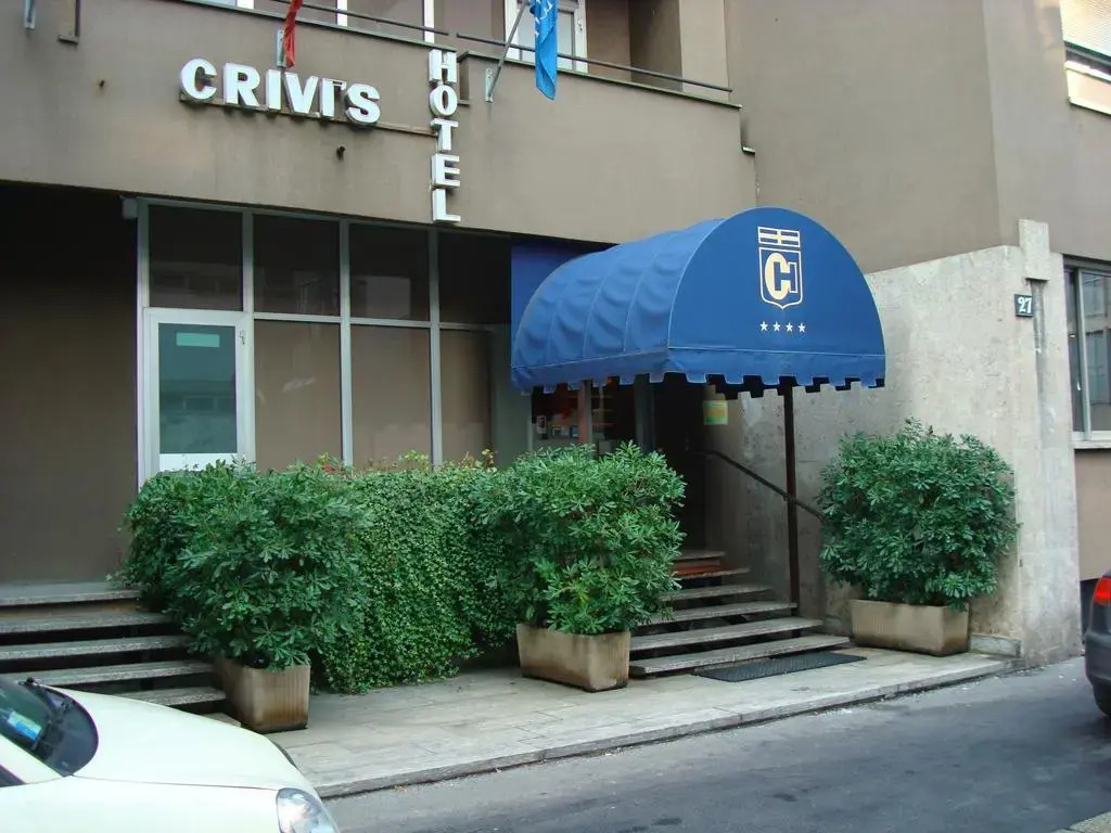 Отель Crivis