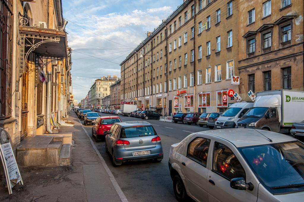 Друзья санкт петербург. Отель Sadovaya Loft Санкт-Петербург. Мучной переулок Санкт-Петербург. Кемский переулок Санкт-Петербург. Мучной переулок Санкт-Петербург гостиница.