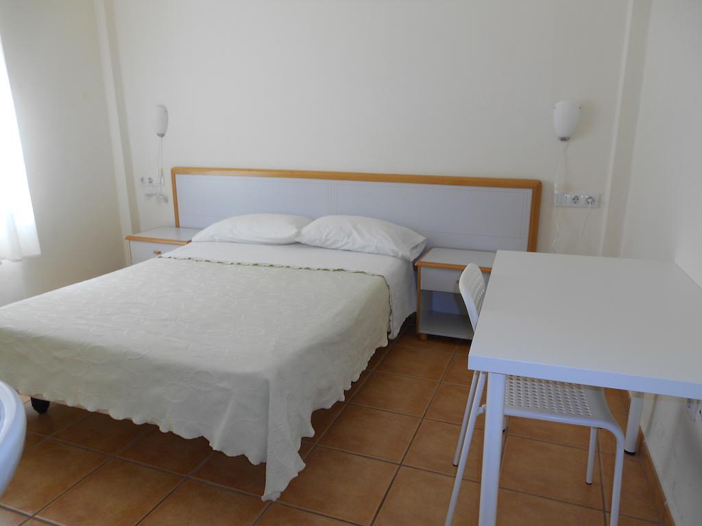 Hostal Mova