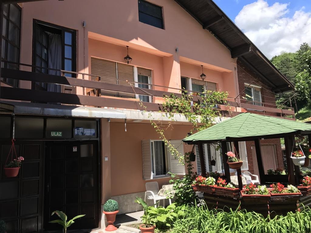 Отель Guest House Chardak Bosnia (Тузла, Босния и Герцеговин