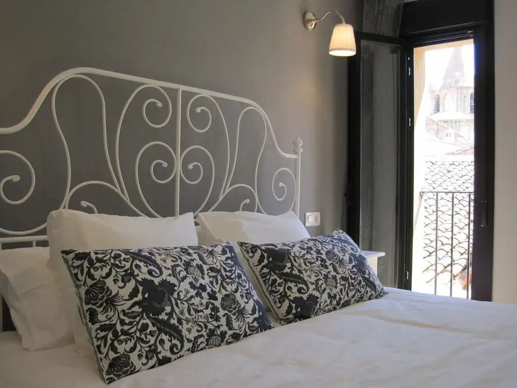Imagen de Alojamiento Encanto - Apartamentos turísticos en Cáceres capital (2 de 11)
