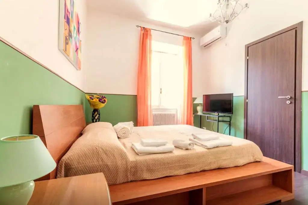 Accommodation for gay