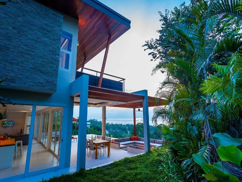 Bay Villa Geisha Girl