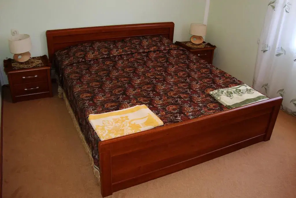 Esfane Guest House