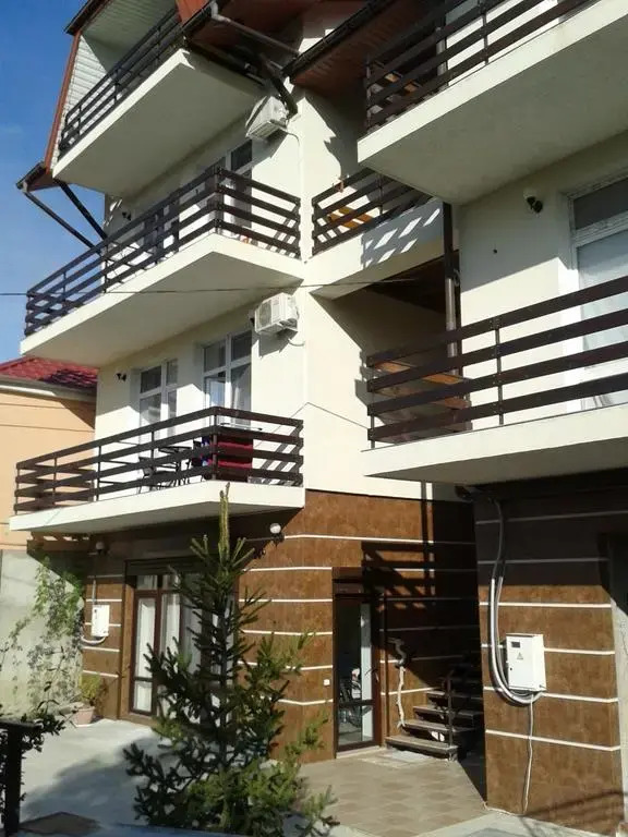 Uyut Guest House