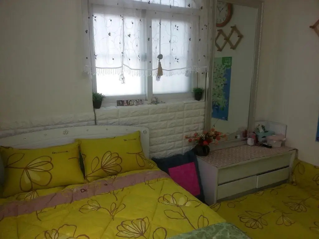 Homestay Eve
