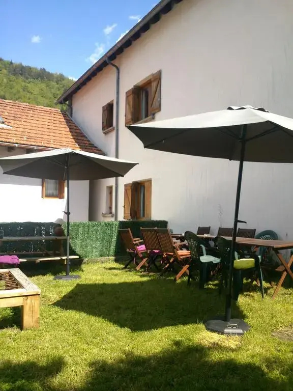 Hostal Restaurante Ezkaurre