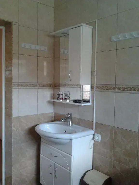Esfane Guest House