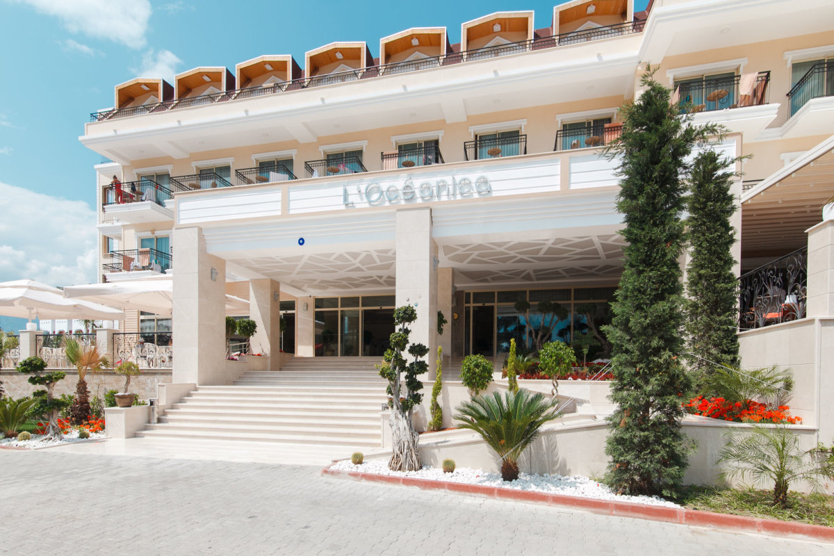 Отель l'Oceanica Beach Resort Hotel