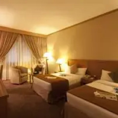 Landmark Summit Hotel 4* Улучшенный номер с различными типами кроватей фото 11