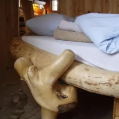 Отель Engholm Husky Design Lodge с домашними животными