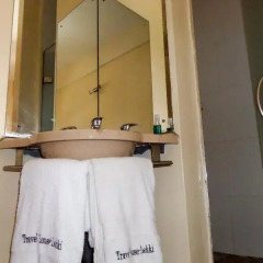 Отель Travel House Lekki ванная фото 2