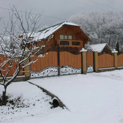 Гостиница Holiday home Sonyachniy Laz спортивное сооружение