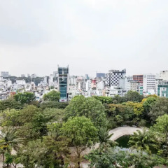 Liberty Hotel Saigon Parkview балкон