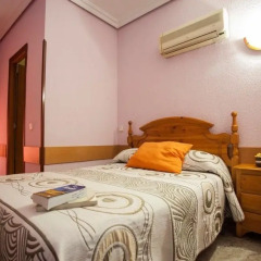 Отель Hostal Bermejo комната для гостей фото 3