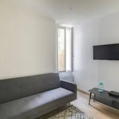 Отель Charming Studio In The Heart Of Montmartre Франция, Париж - отзывы, цены и фото номеров - забронировать отель Charming Studio In The Heart Of Montmartre онлайн комната для гостей фото 5