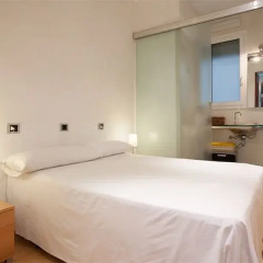 Отель Rent Top Apartments Las Ramblas Испания, Барселона - отзывы, цены и фото номеров - забронировать отель Rent Top Apartments Las Ramblas онлайн комната для гостей фото 2