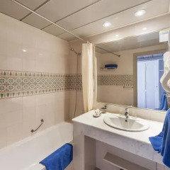 Отель Club Calimera Yati Beach ванная фото 2