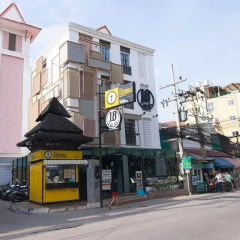 18 Coins Cafe & Hostel фото 2