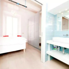Отель Sunny flat in elegant building close to Colosseum Рим ванная фото 2