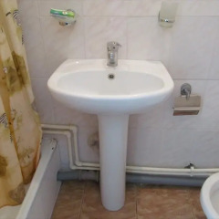 Гостиница Sanatoriy Imeni S.M Kirova в Железноводске отзывы, цены и фото номеров - забронировать гостиницу Sanatoriy Imeni S.M Kirova онлайн Железноводск ванная
